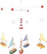 Houten mobiel houten bootjes en kleine vuurtoren""